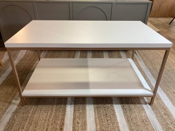 Mesa de Centro Ratona Rectangular Tapa Doble (Blanca y Hierro Dorado) - Imagen 5