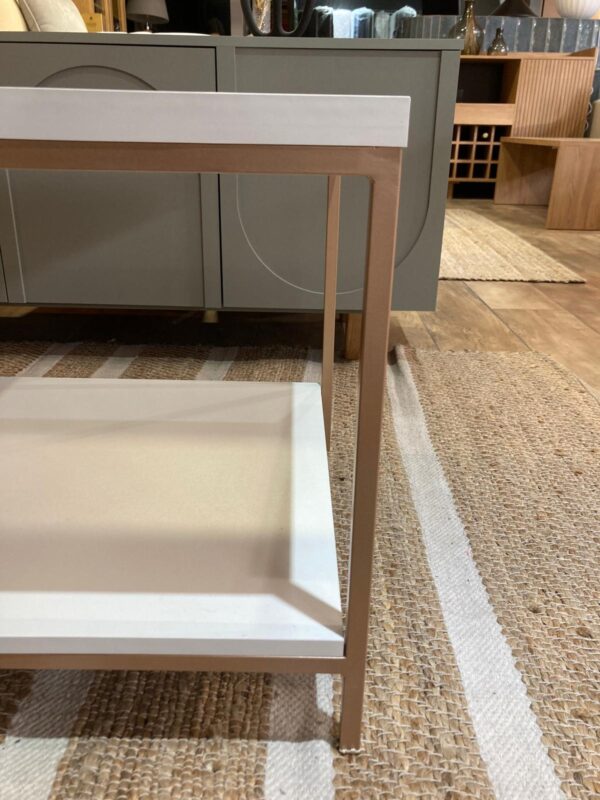 Mesa de Centro Ratona Rectangular Tapa Doble (Blanca y Hierro Dorado) - Imagen 3