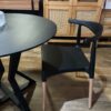 Juego de Comedor Mesa Louvre Redonda Negra 90cm + Sillas Negras Elbow - Imagen 5