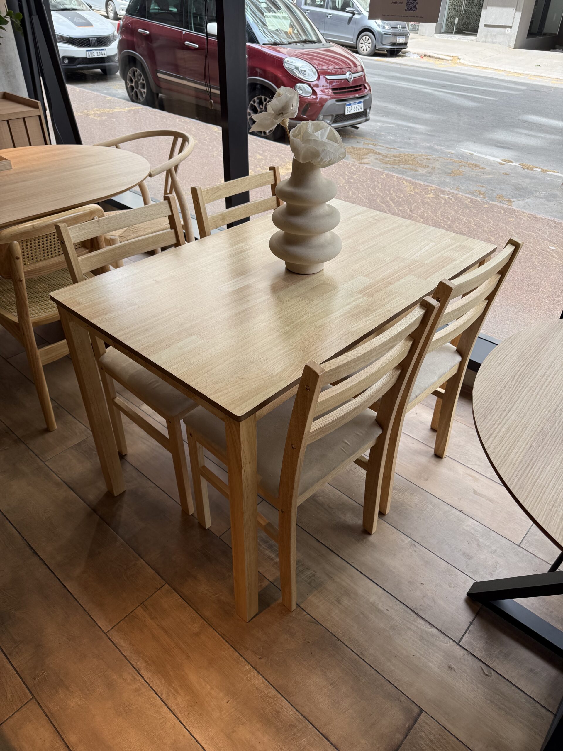 Juego de Comedor Saint Mesa Rectangular 110cm + 4 Sillas - Imagen 5