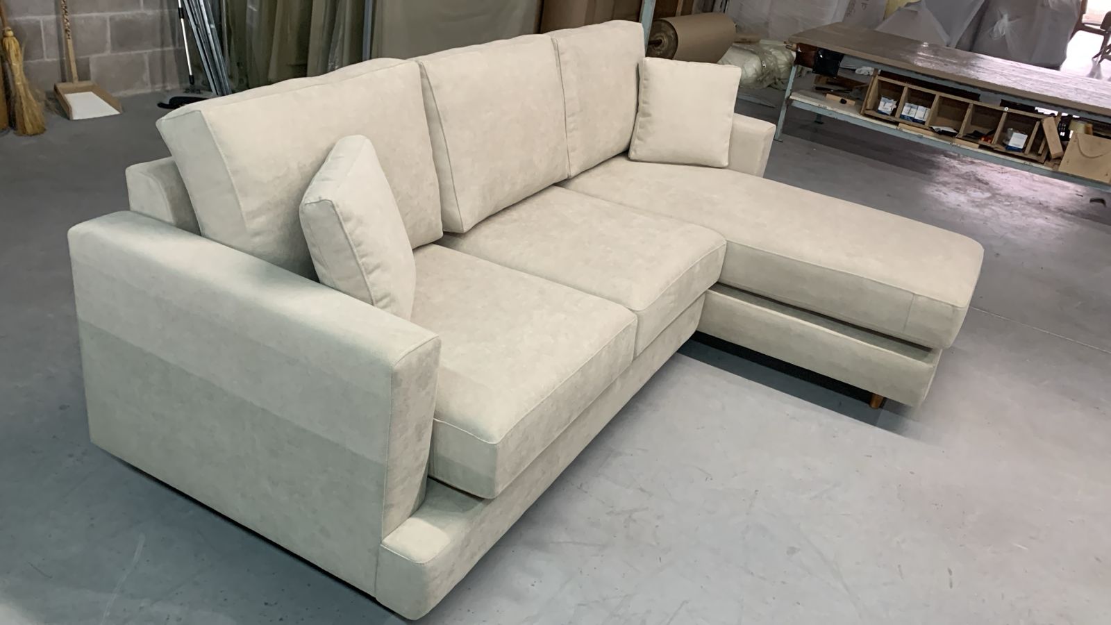 Sofa con Chaise Dublin 4 Cuerpos (240 cm) EASY CLEAN – Beige - Imagen 3