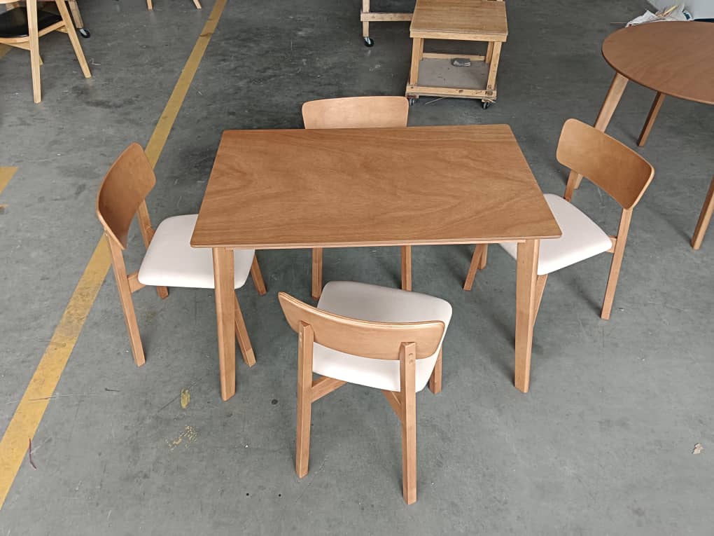 Silla Marruecos – Madera de Gomero Oscuro - Imagen 4