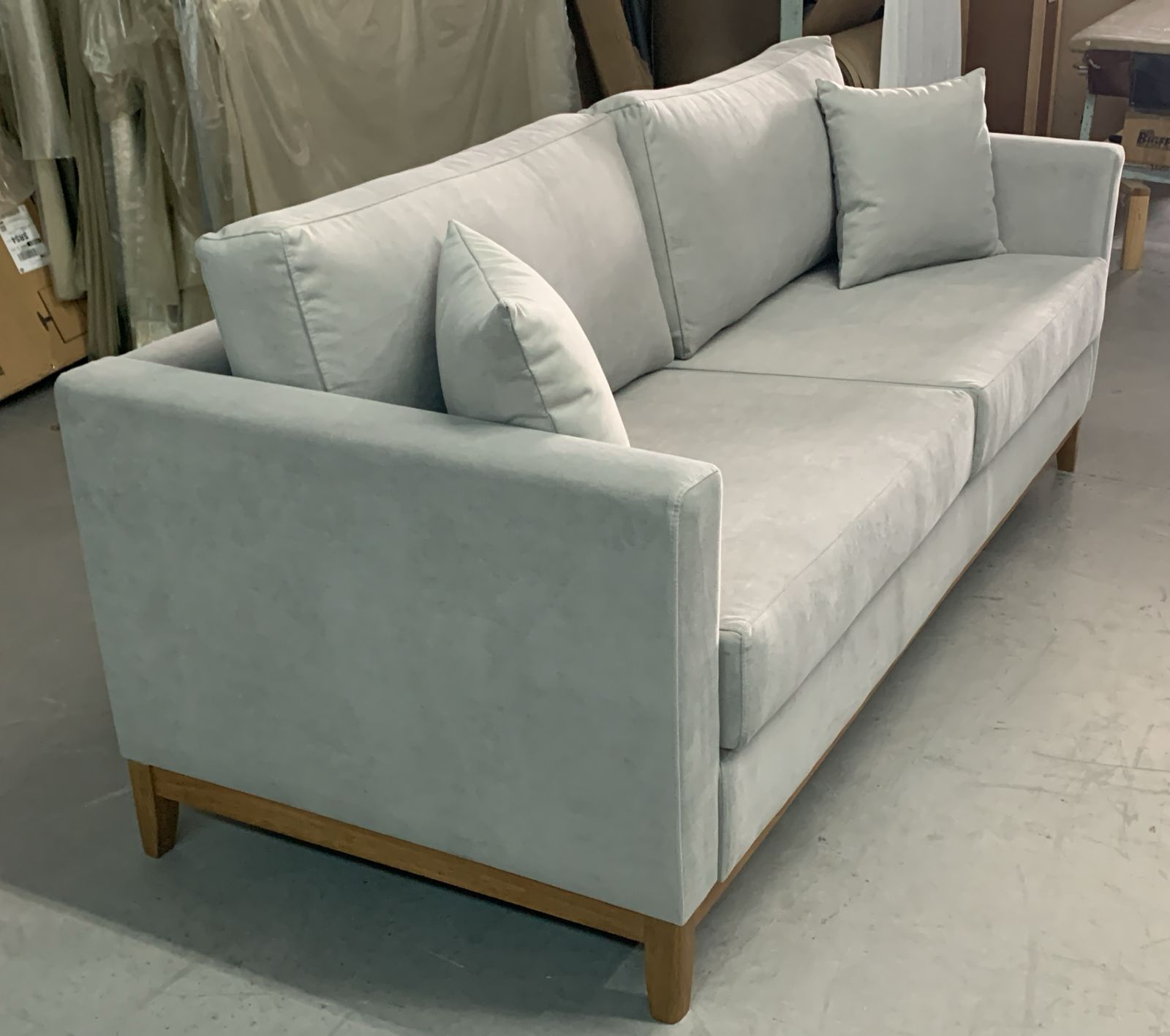 PREVENTA - Sofá Felini 3 Cuerpos (200 cm) – Gris Claro Aqua Block - Imagen 4